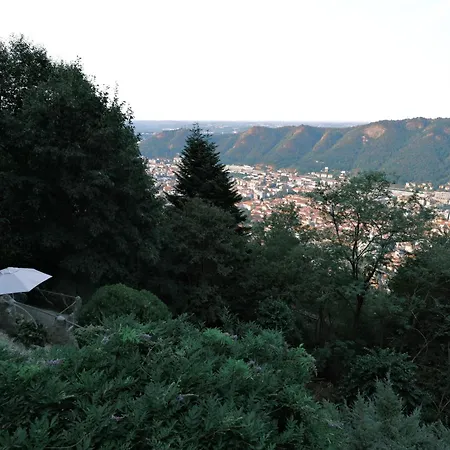 Il Muflone D'oro, In With A Private Garden And Views بيت للعطل بروناتي