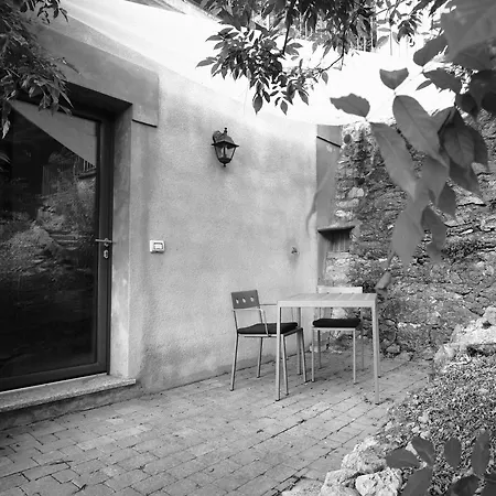 Il Muflone D'oro, In With A Private Garden And Views بيت للعطل